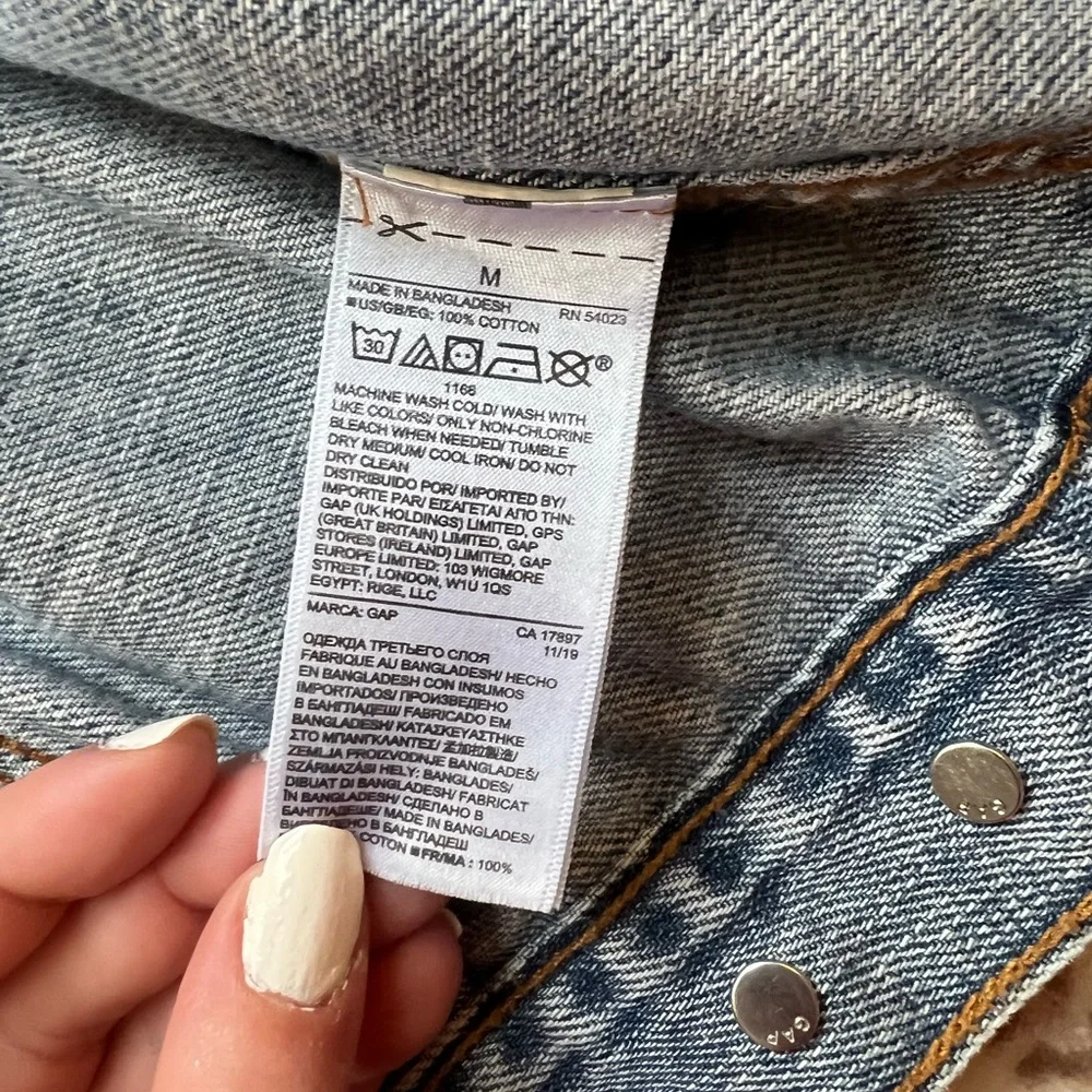 ☀️ GAP Denim Light Wash Jean Jacket Classic Trucker Style | Women’s Medium - Picture 10 of 14